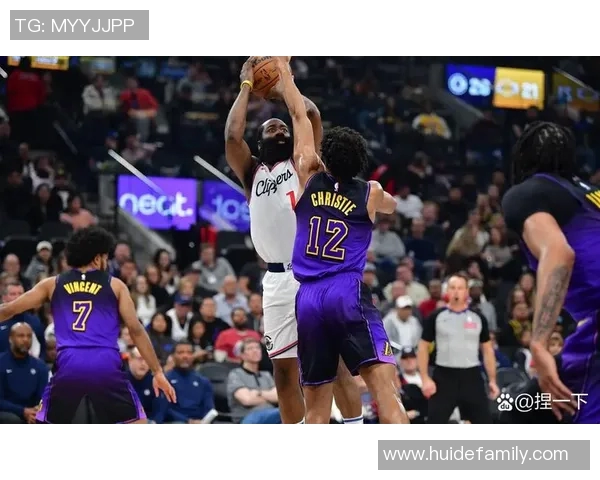 勇士与快船激战正酣01月07日精彩对决回顾与分析 勇士与快船激战正酣01月07日精彩对决回顾与分析