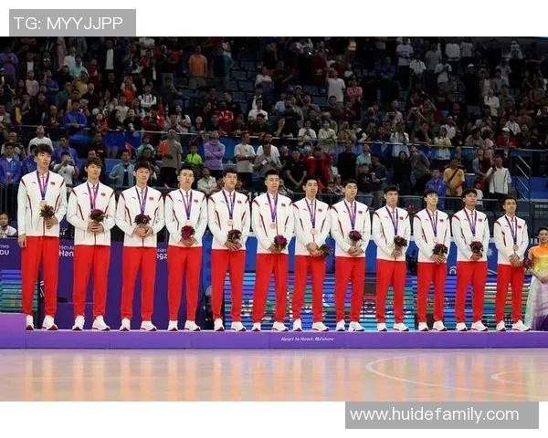 北京首钢与福建男篮激战正酣谁能在CBA赛场上笑到最后