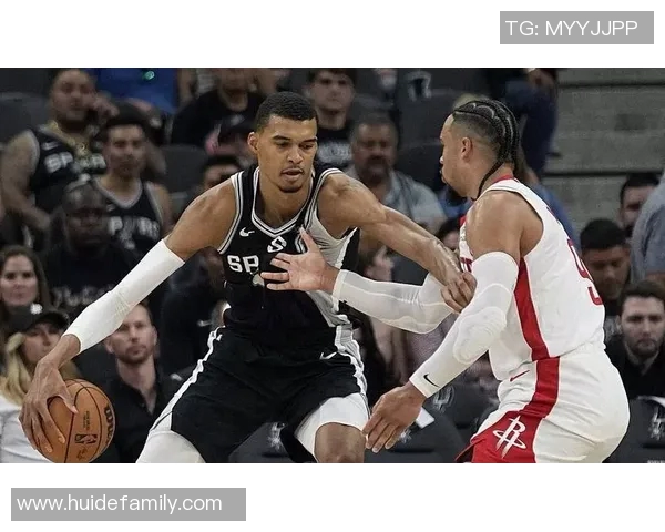 火箭队与马刺队精彩对决回顾及比赛录像分析