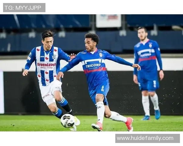 赫拉克勒勇战兹沃勒展现不屈精神与团队合作的精彩对决