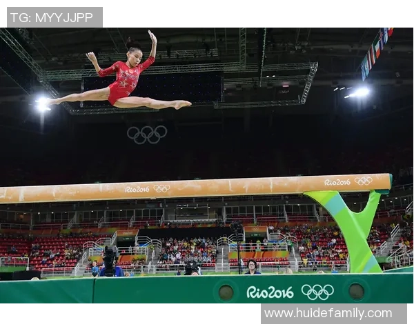 广东与新疆激战正酣文字直播全程回顾精彩瞬间与赛场动态分析 广东与新疆激战正酣文字直播全程回顾精彩瞬间与赛场动态分析